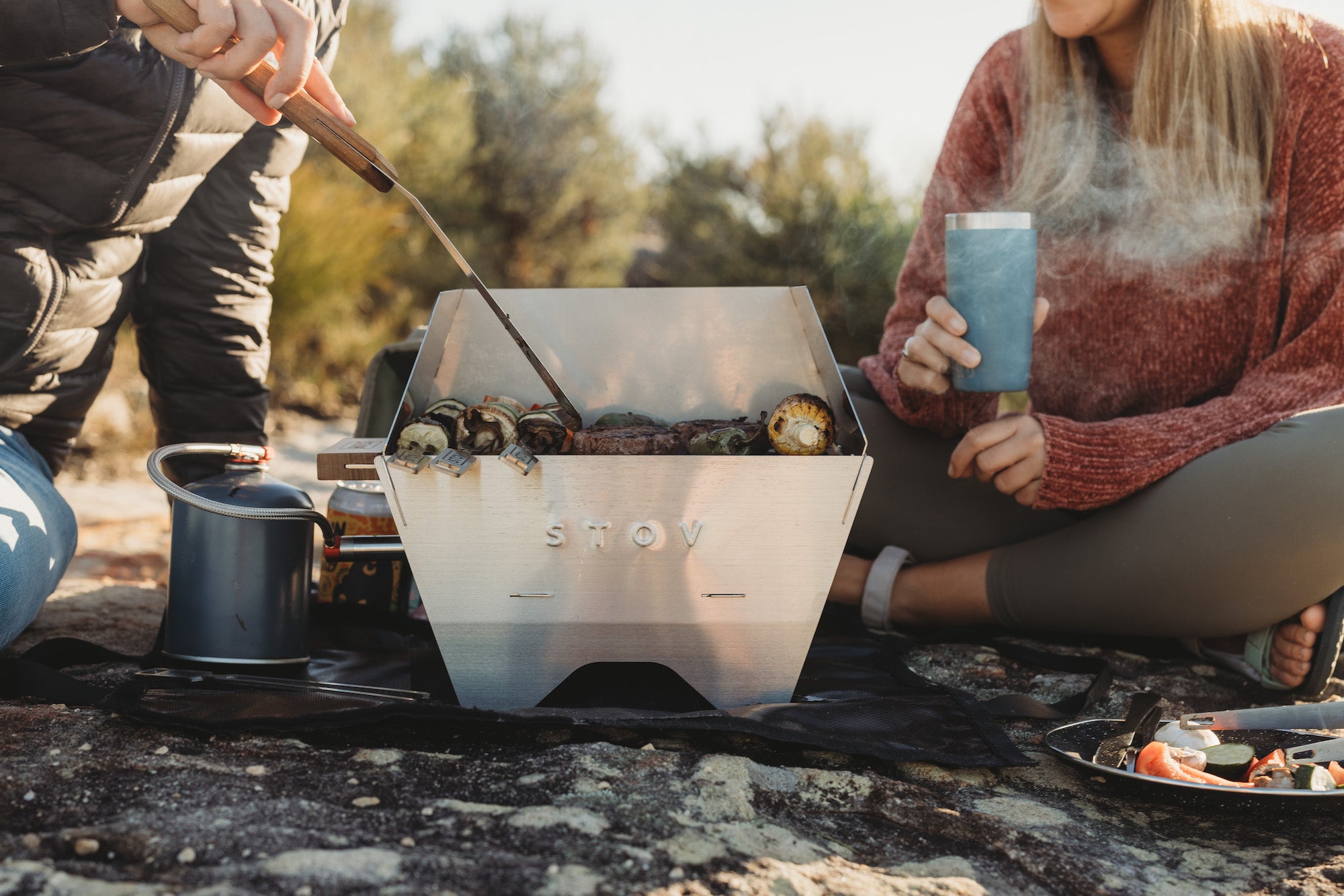 A quality companion the STOV BBQ windshield to protect the flames and burners when the wind is blowing. 